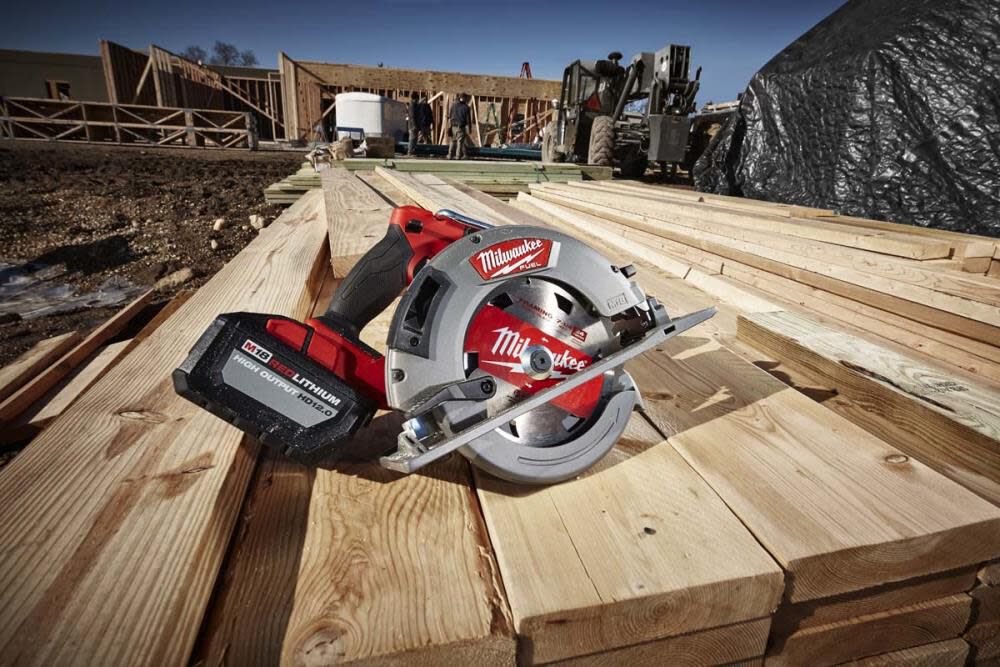 M18 FUEL 7-1/4 in. Circular Saw 2732-20 from